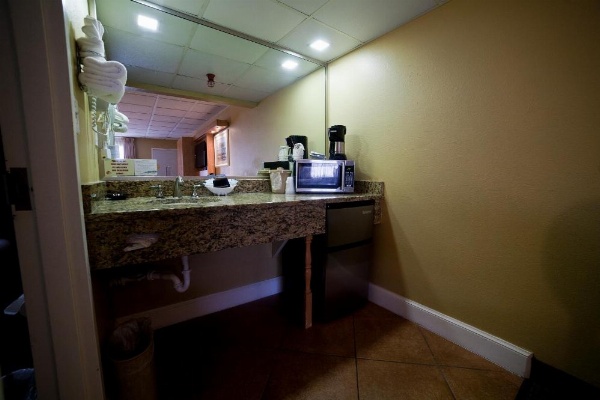 Desoto Beach Hotel image 21